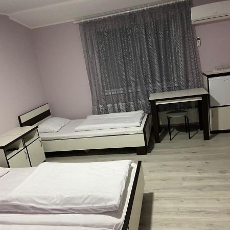 Guest House Max Khmelʼnytsʼkyy Exterior foto
