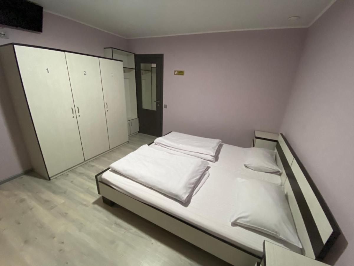 Guest House Max Khmelʼnytsʼkyy Exterior foto