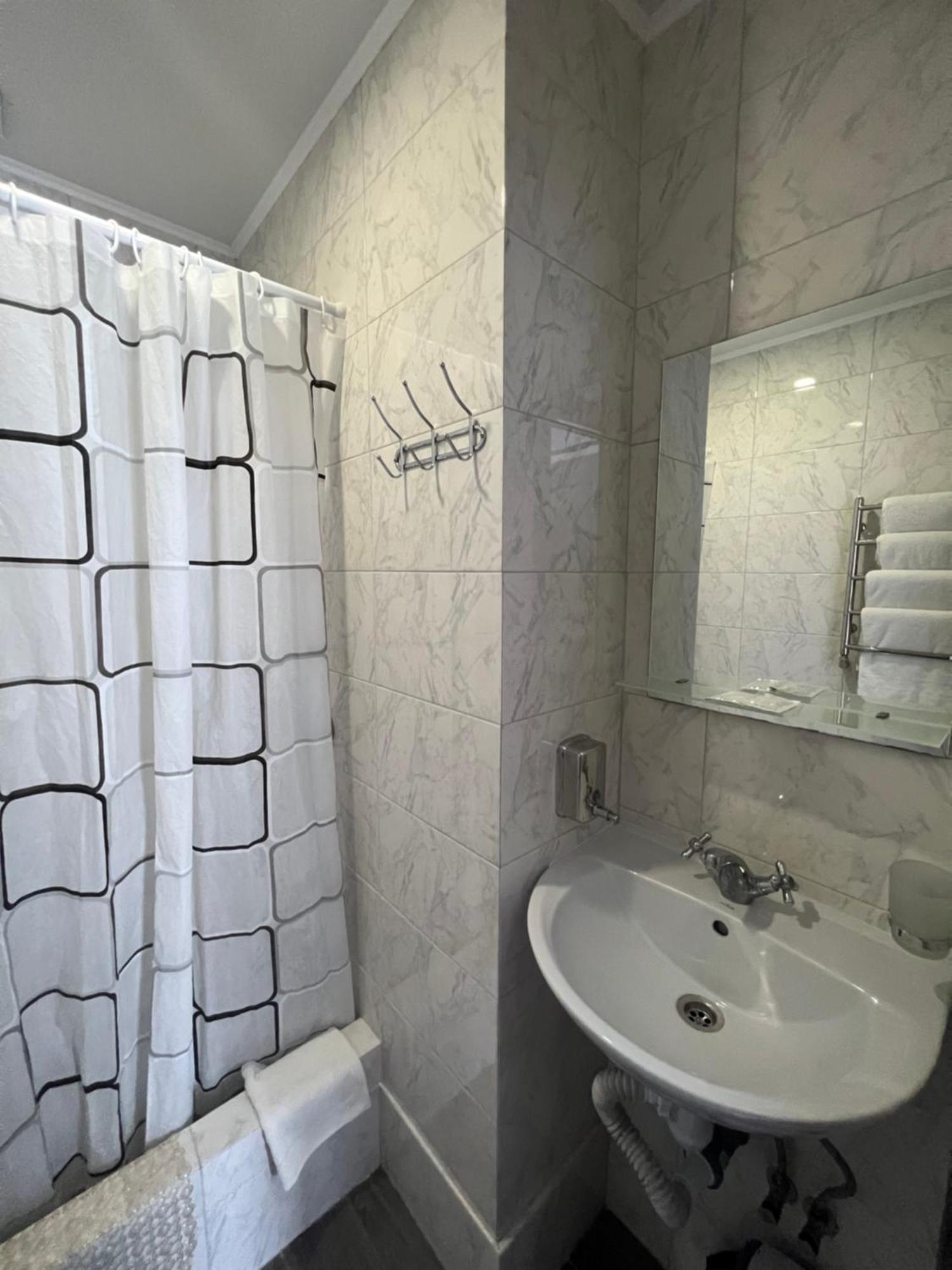 Guest House Max Khmelʼnytsʼkyy Exterior foto