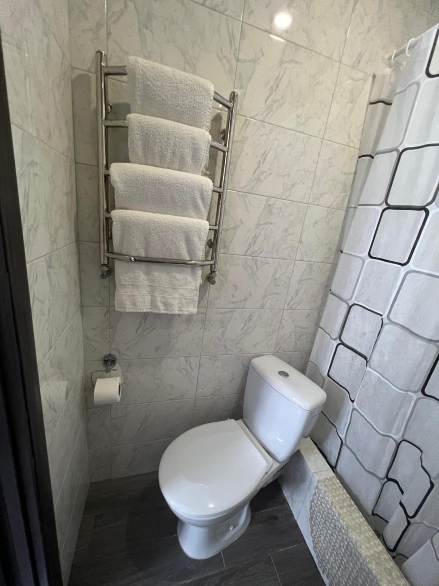 Guest House Max Khmelʼnytsʼkyy Exterior foto