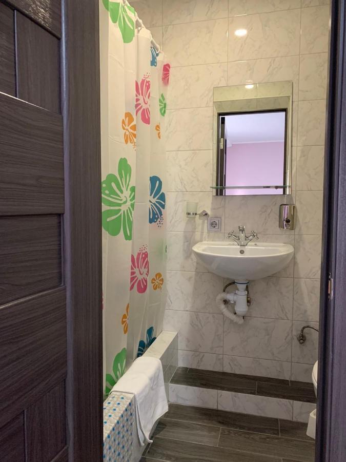 Guest House Max Khmelʼnytsʼkyy Exterior foto