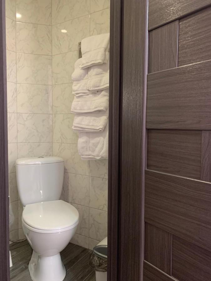 Guest House Max Khmelʼnytsʼkyy Exterior foto